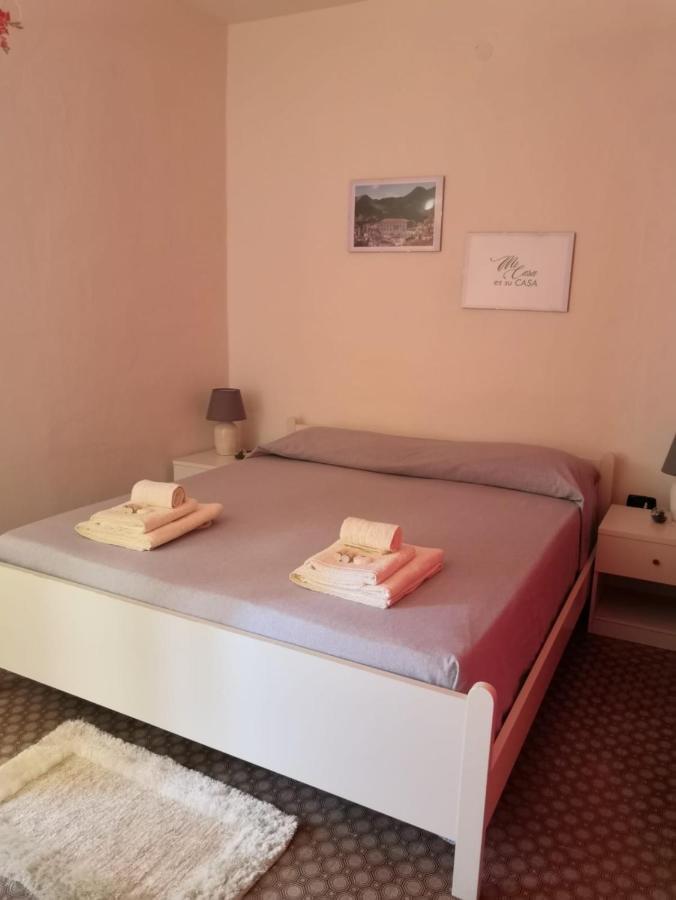 Monolocale Nel Centro Storico Bed and Breakfast Aieta Rum bild